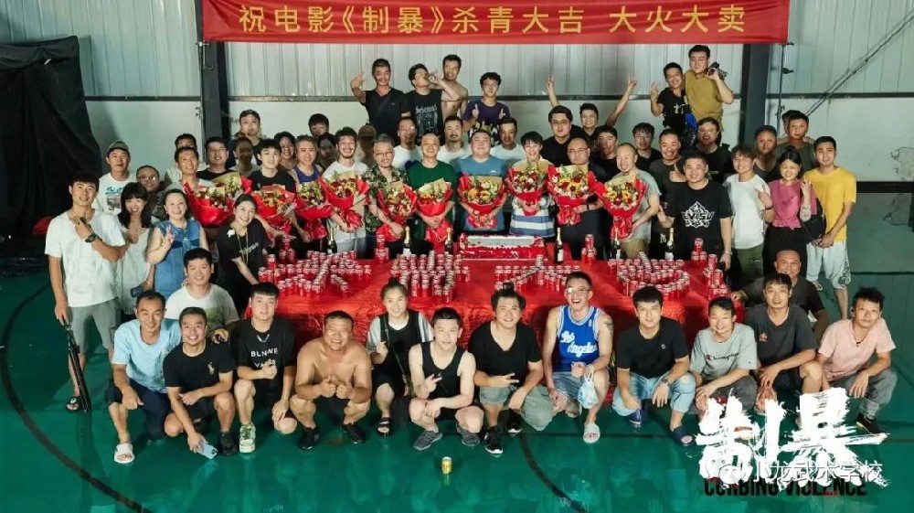 少林小龙武校学员应邀参演警匪动作电影···